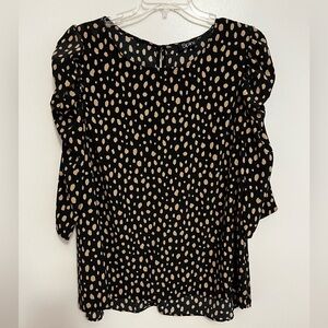 Spin USA Black & Beige Spotted Top